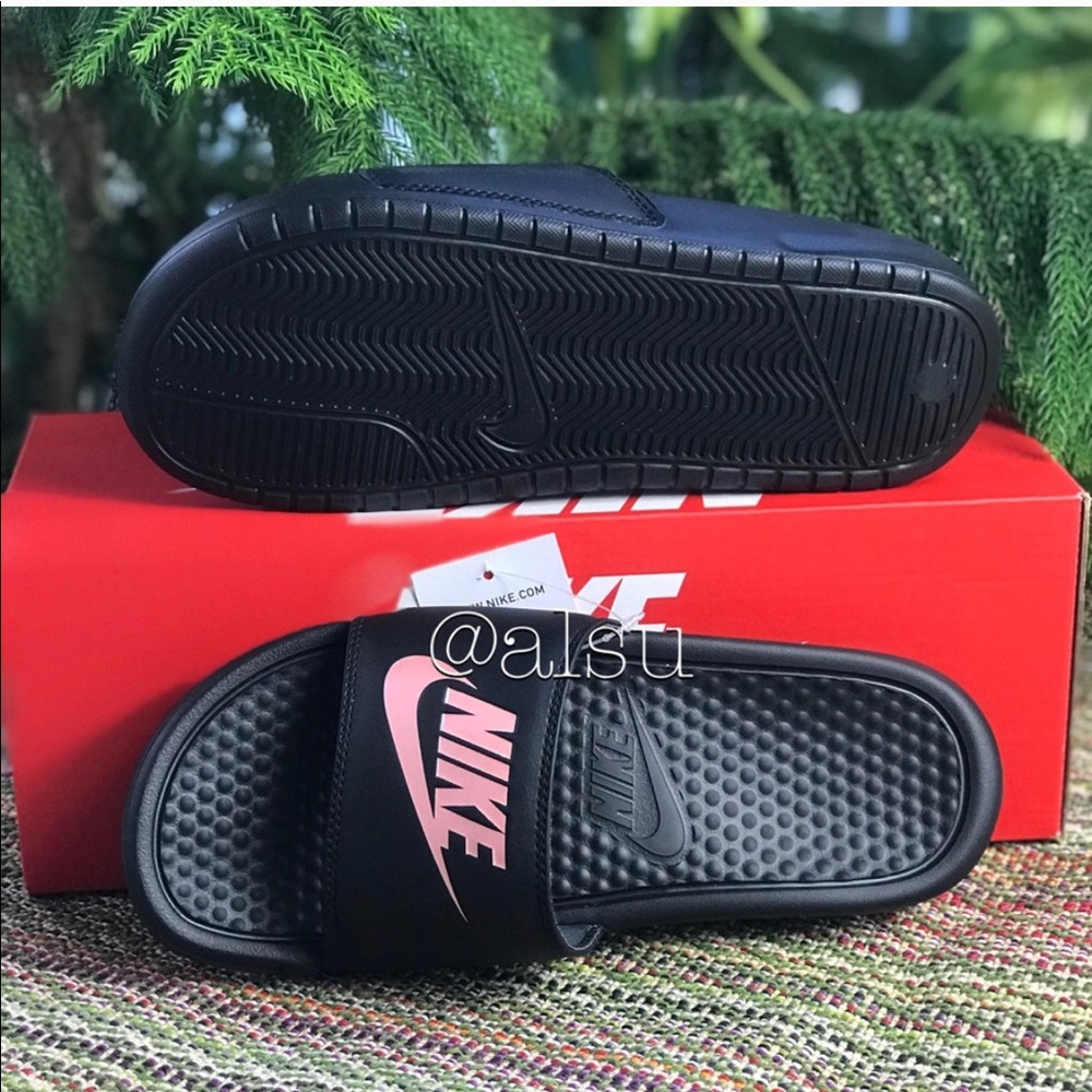 NWT Nike Benassi JDI Black/Gold Rose WMNS - Picture 5 of 5